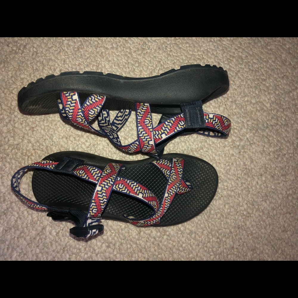 chacos aztec print 1 toe strap